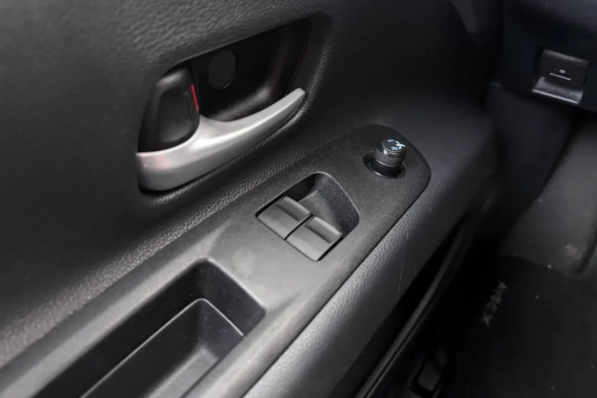 1.0 VVT-i MT Play Adapt. Cruise Carplay Camera