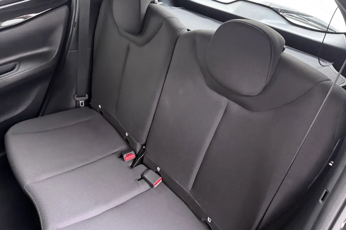 1.0 VVT-i MT Play Carplay Adapt. Cruise Camera