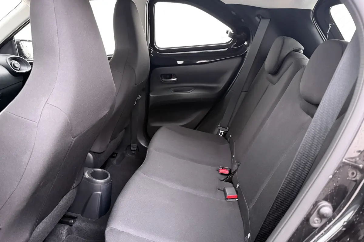 1.0 VVT-i MT Play Carplay Adapt. Cruise Camera