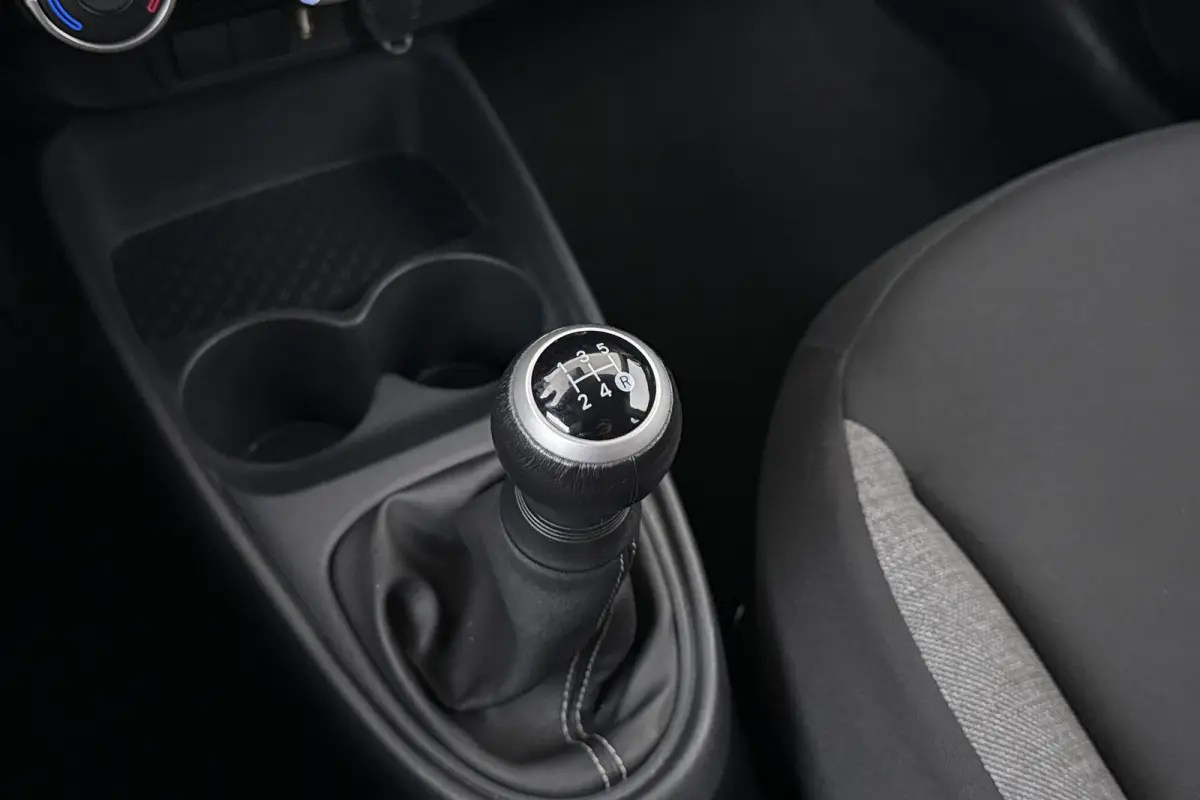 1.0 VVT-i MT Play Carplay Adapt. Cruise Camera