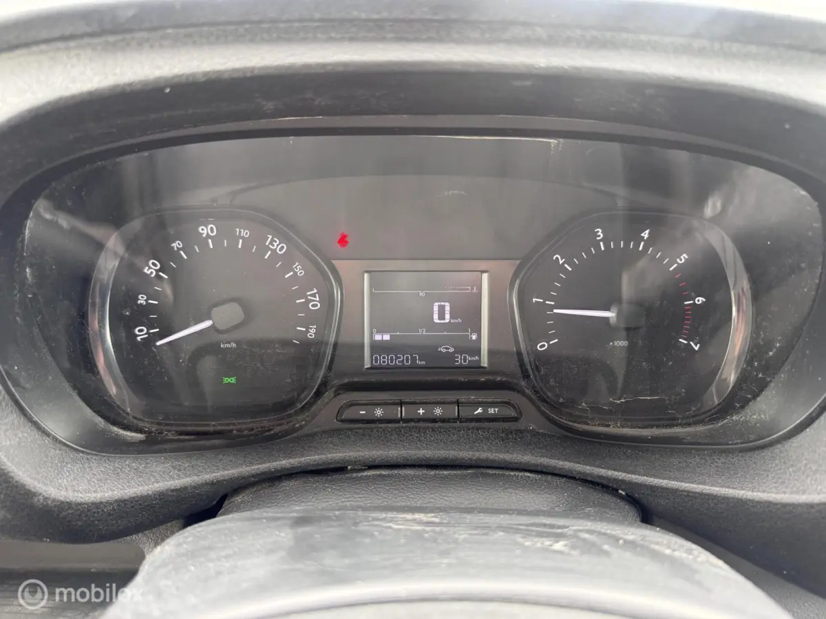 bestel 1.6 BlueHDI 95 Club M 80208 KM