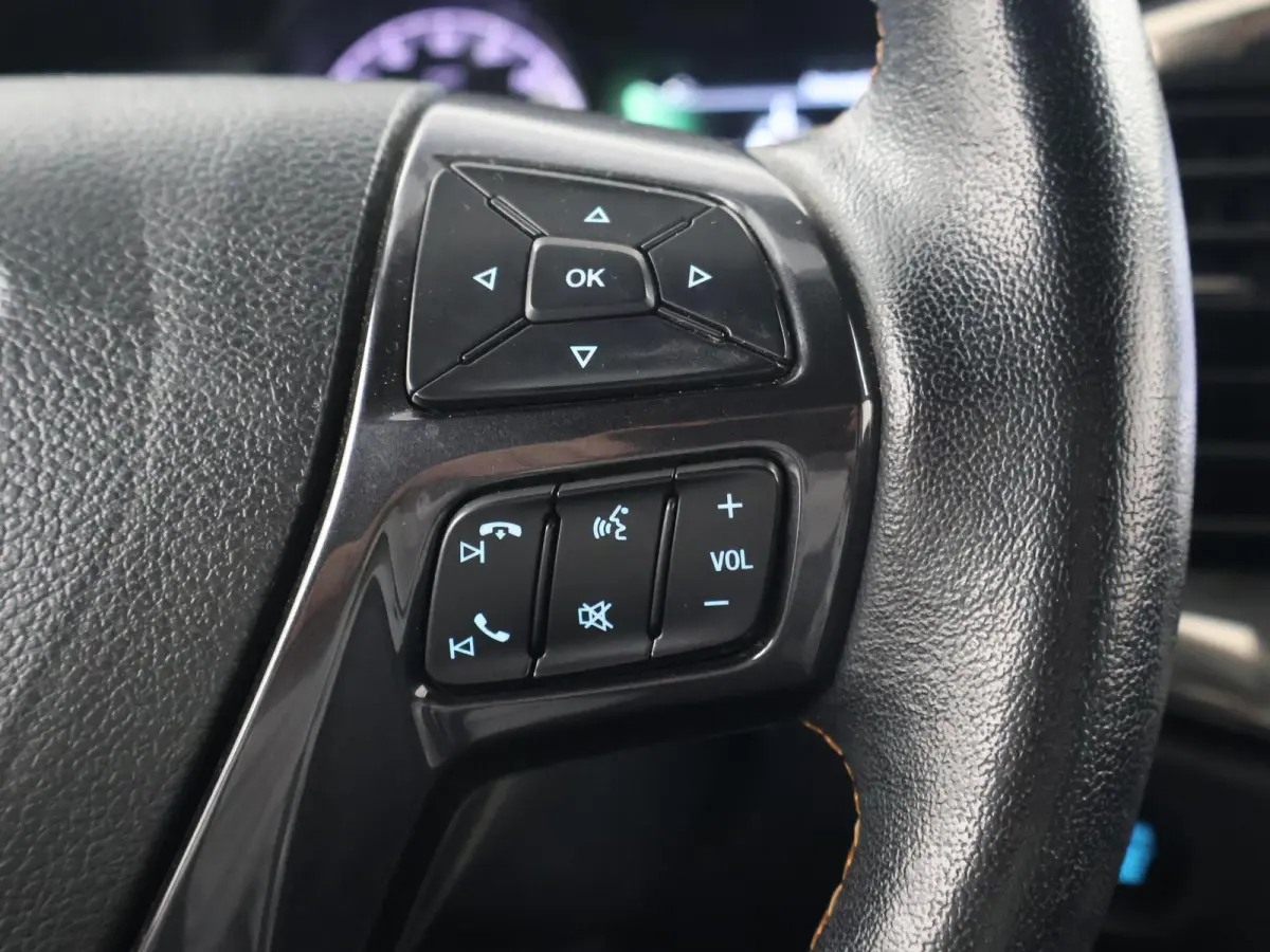 2.0 214 PK 4WD 214 PK AUT. WILDTRAK SUPERC + ADAPTIVE CRUISE | CAMERA | CARPLAY | TREKHAAK 3500 KG
