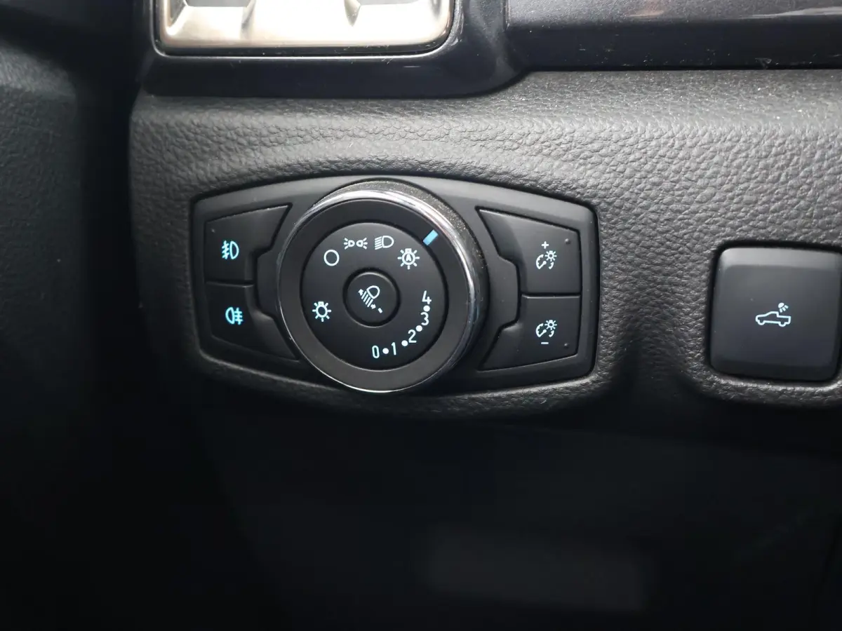 2.0 214 PK 4WD 214 PK AUT. WILDTRAK SUPERC + ADAPTIVE CRUISE | CAMERA | CARPLAY | TREKHAAK 3500 KG