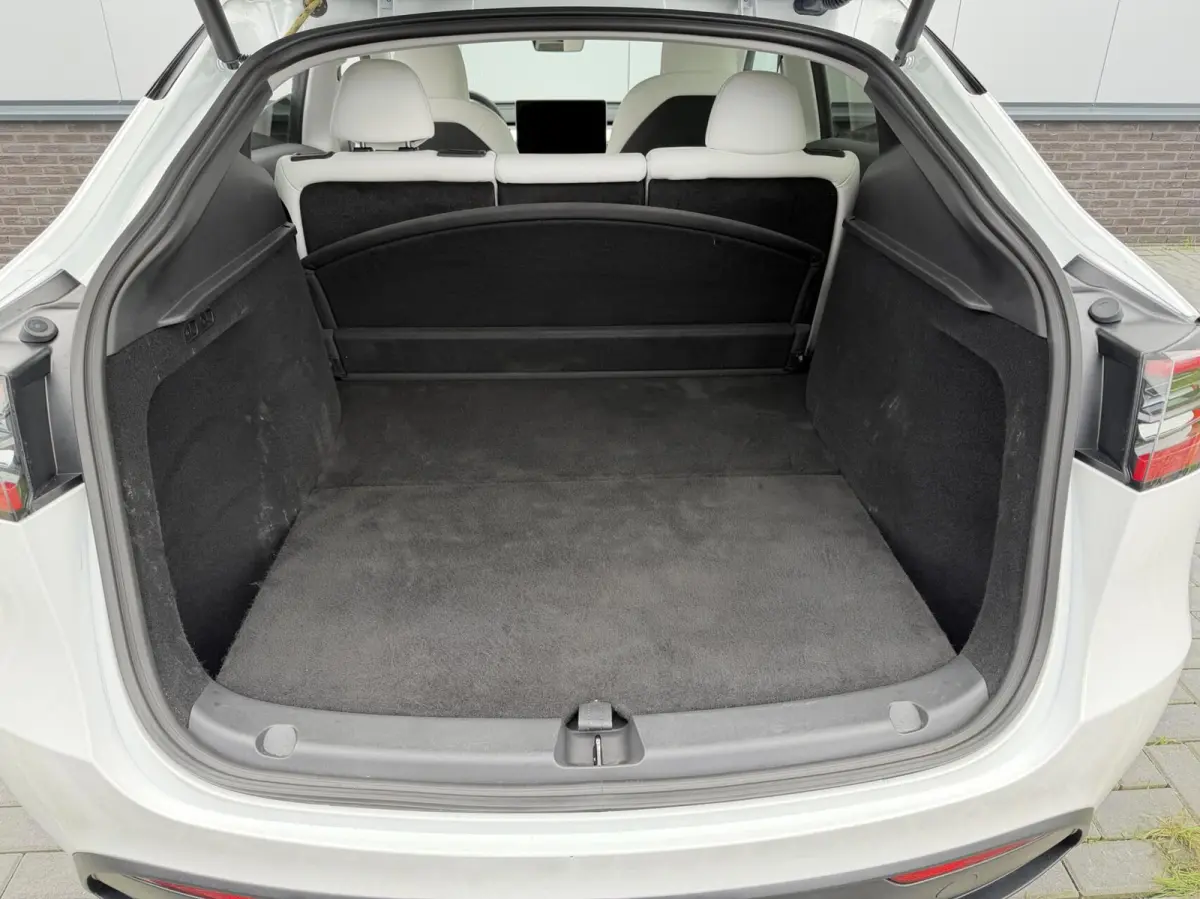 Performance AWD 75 kWh SOH92%