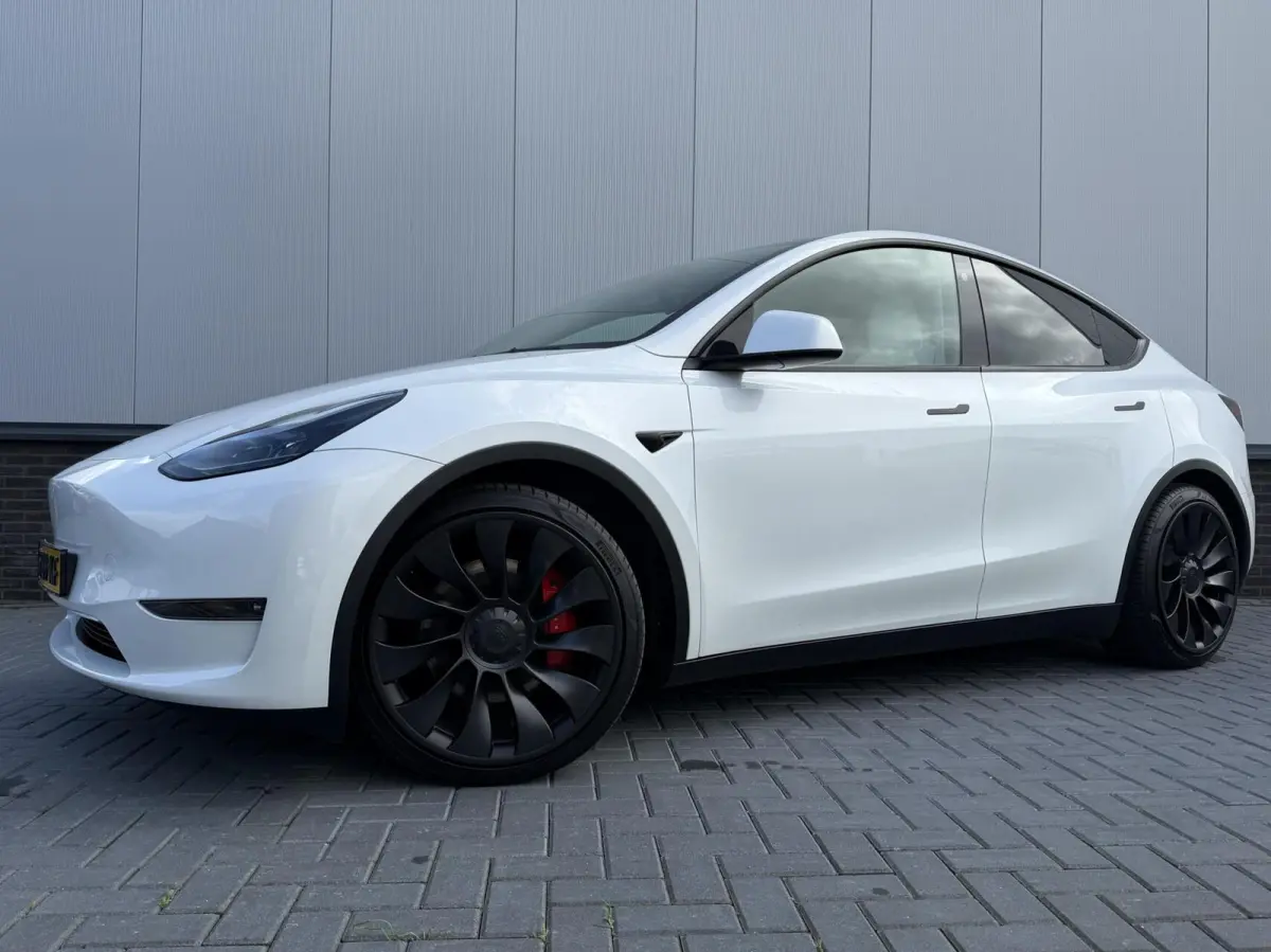 Performance AWD 75 kWh SOH92%