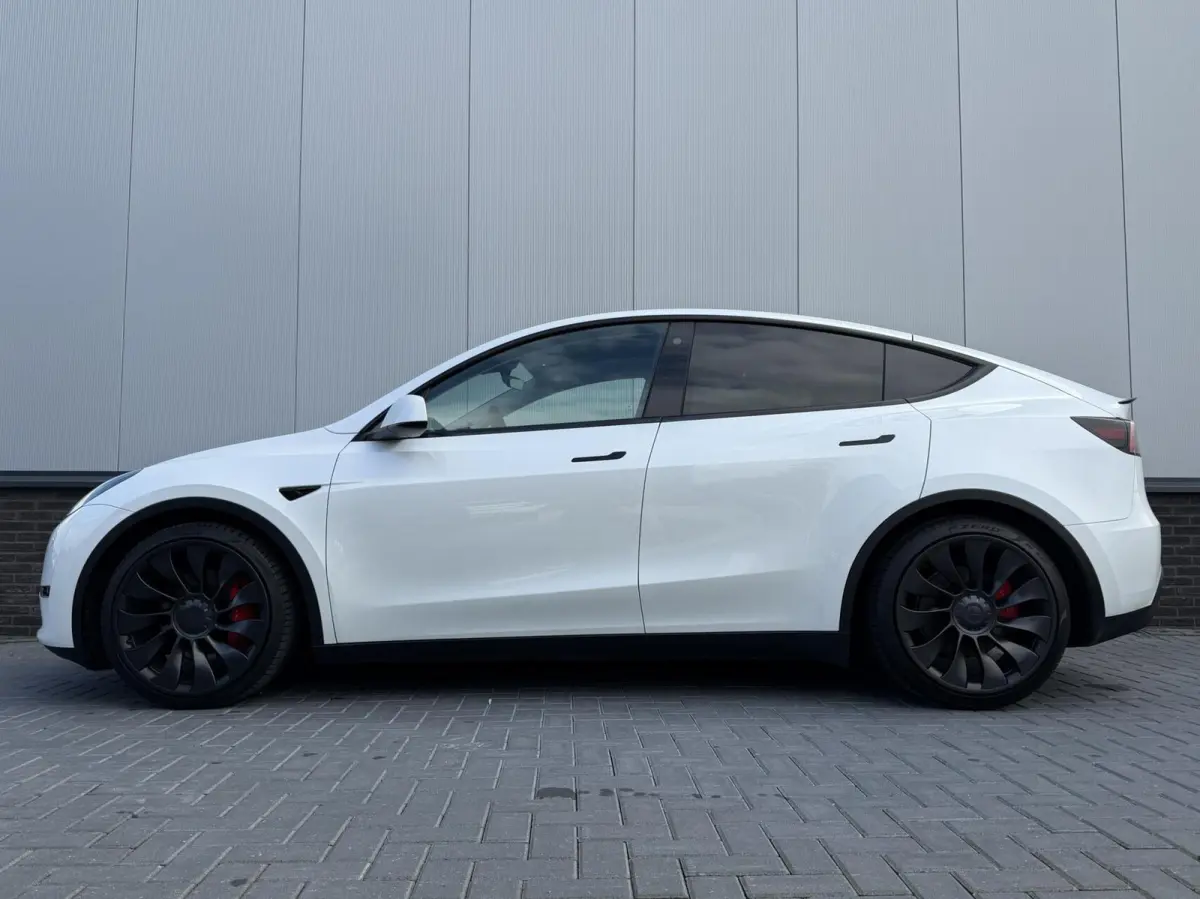 Performance AWD 75 kWh SOH92%