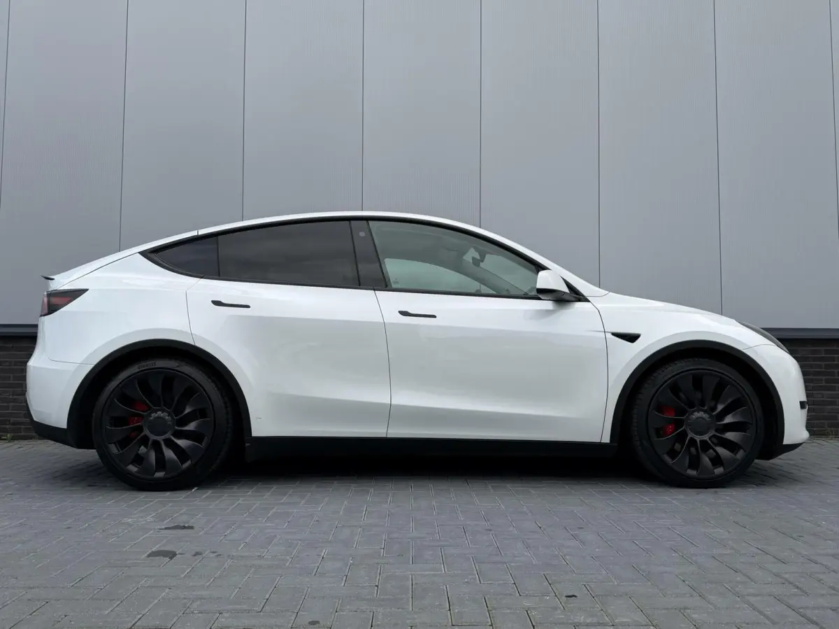 Performance AWD 75 kWh SOH92%