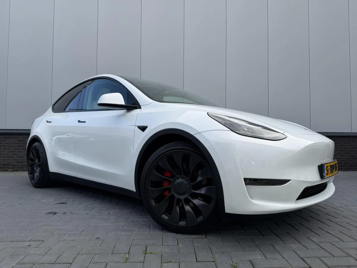 Performance AWD 75 kWh SOH92%