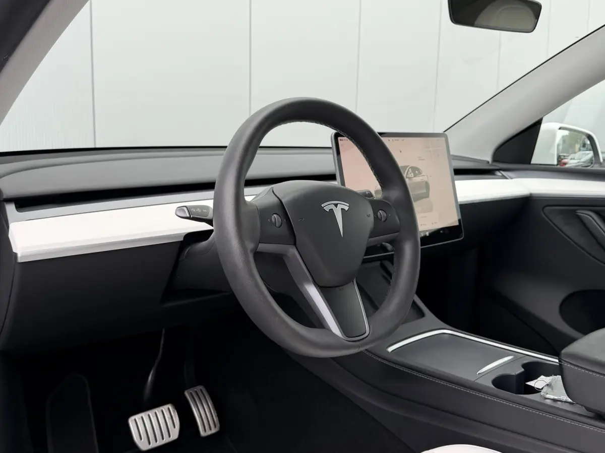 Performance AWD 75 kWh SOH92%