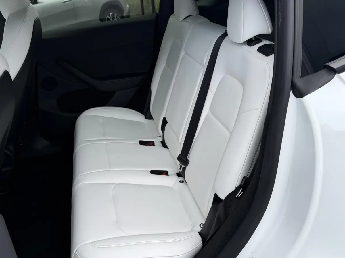 Performance AWD 75 kWh SOH92%