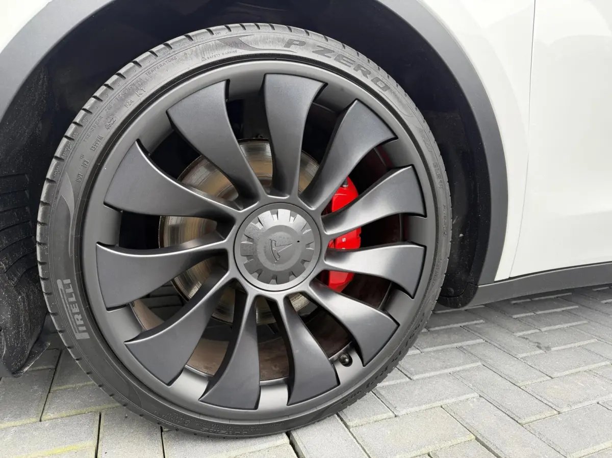 Performance AWD 75 kWh SOH92%