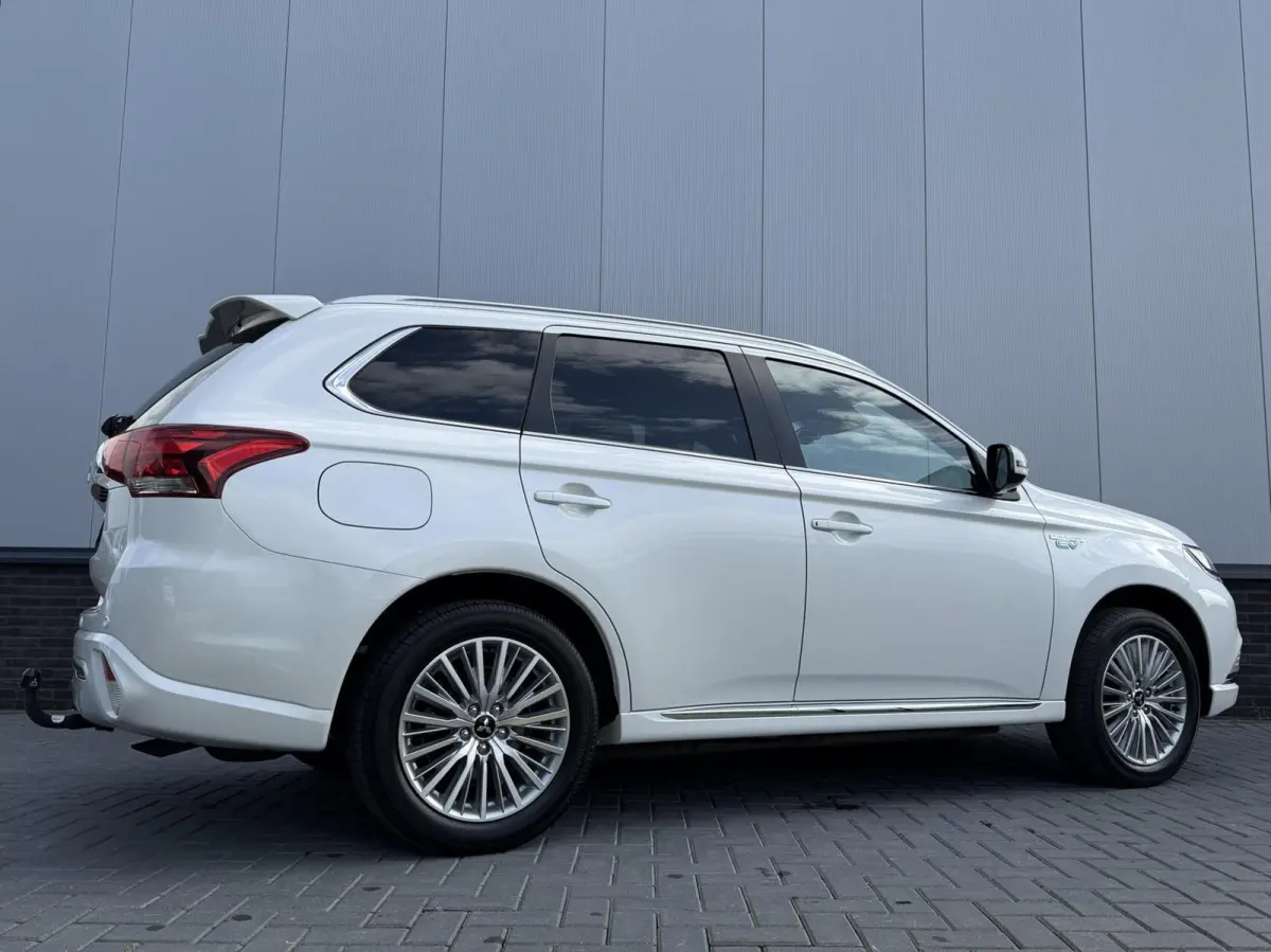 2.4 PHEV Instyle