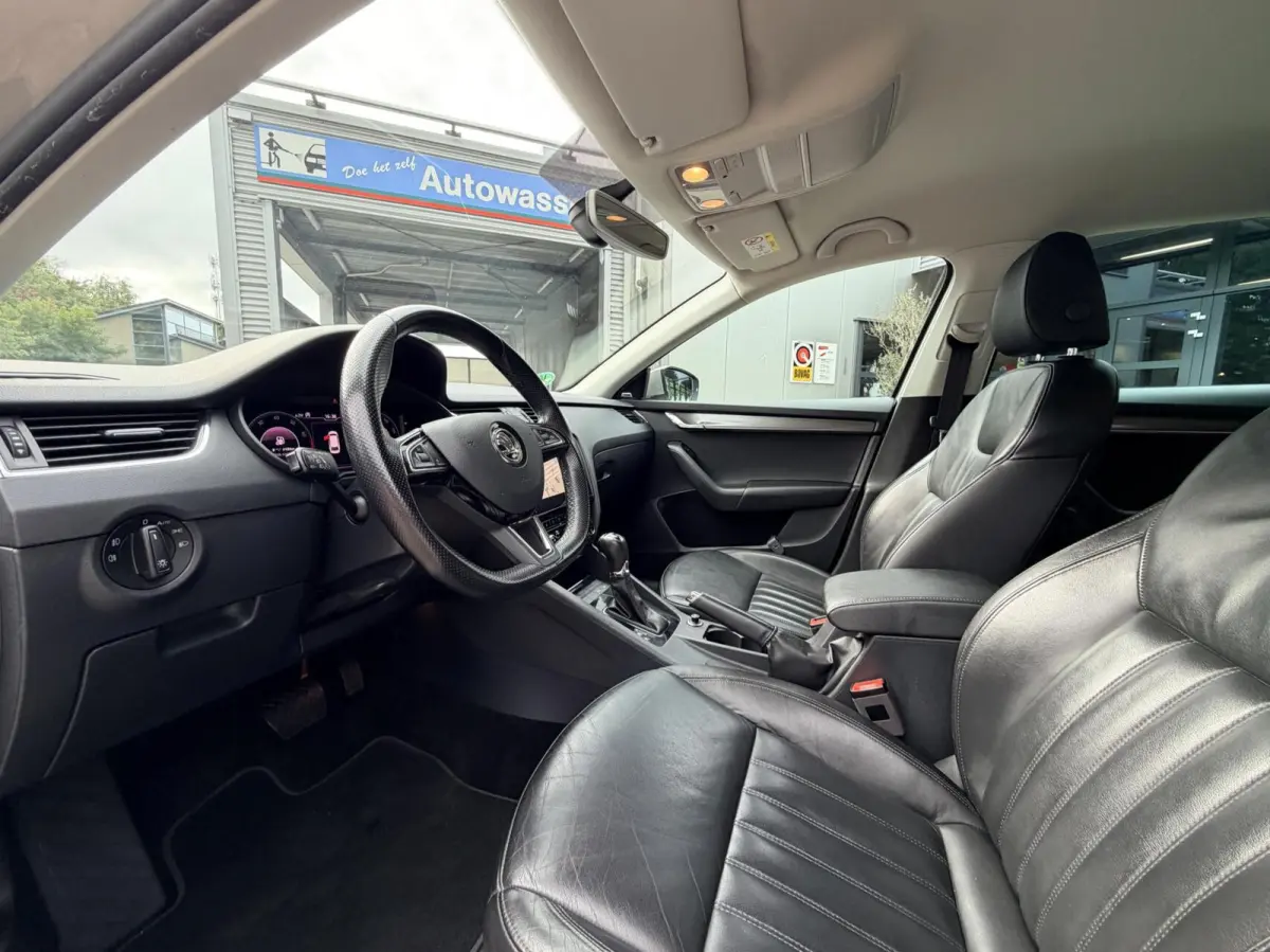 1.0 TSI Greentech Style Business | Keyless | Carplay | Clima | Stoelverwarming | Leder