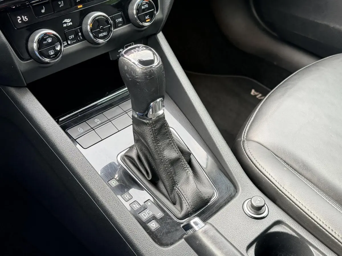 1.0 TSI Greentech Style Business | Keyless | Carplay | Clima | Stoelverwarming | Leder