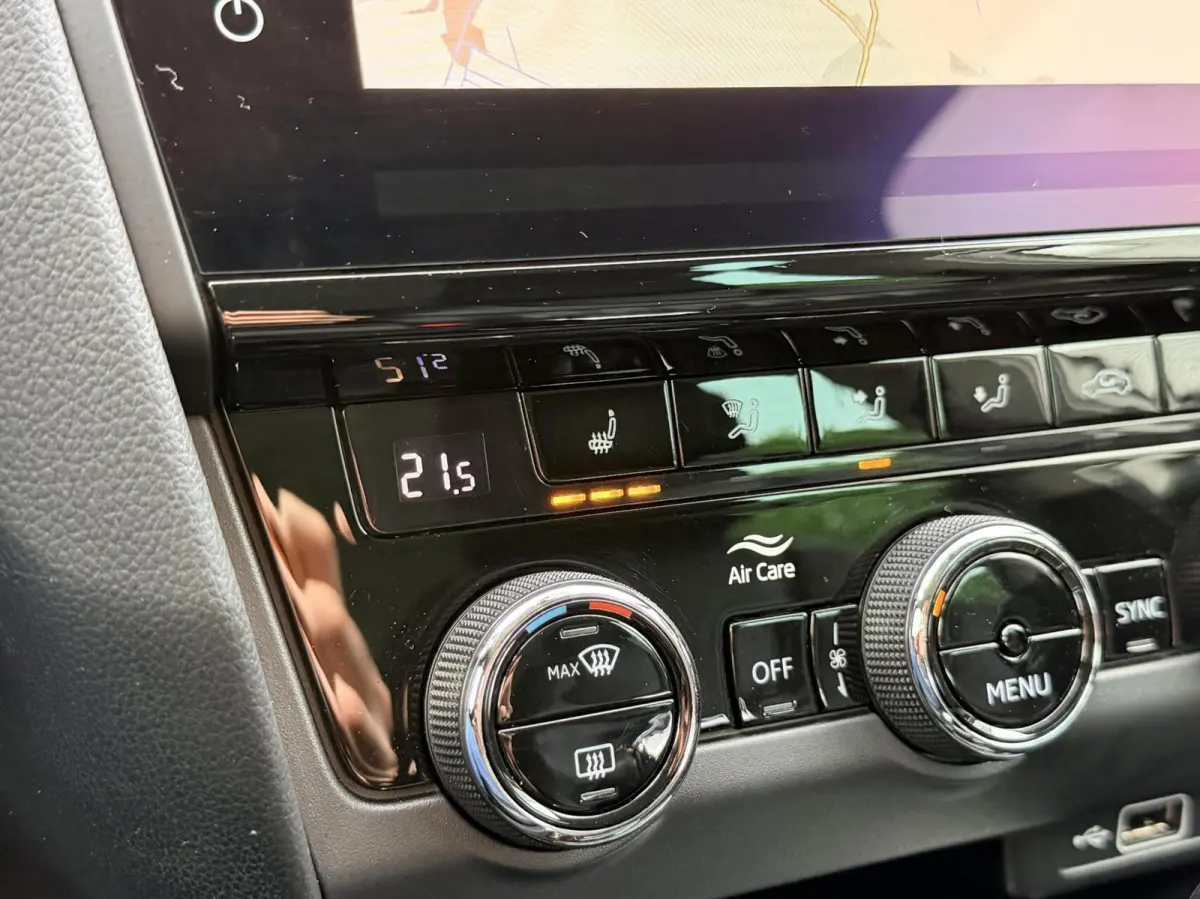 1.0 TSI Greentech Style Business | Keyless | Carplay | Clima | Stoelverwarming | Leder