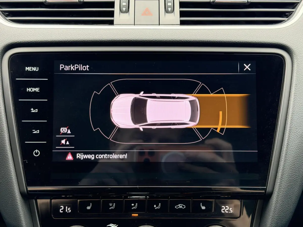 1.0 TSI Greentech Style Business | Keyless | Carplay | Clima | Stoelverwarming | Leder