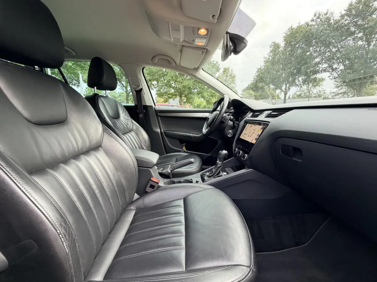 1.0 TSI Greentech Style Business | Keyless | Carplay | Clima | Stoelverwarming | Leder