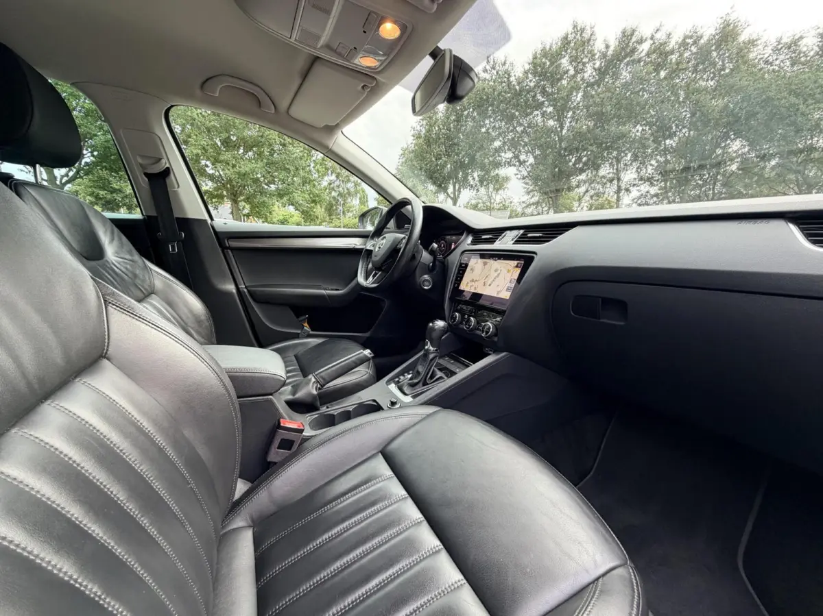 1.0 TSI Greentech Style Business | Keyless | Carplay | Clima | Stoelverwarming | Leder