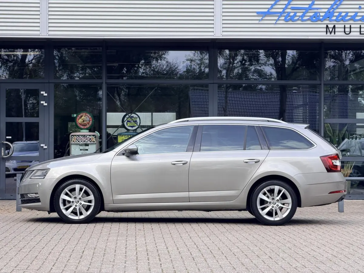 1.0 TSI Greentech Style Business | Keyless | Carplay | Clima | Stoelverwarming | Leder