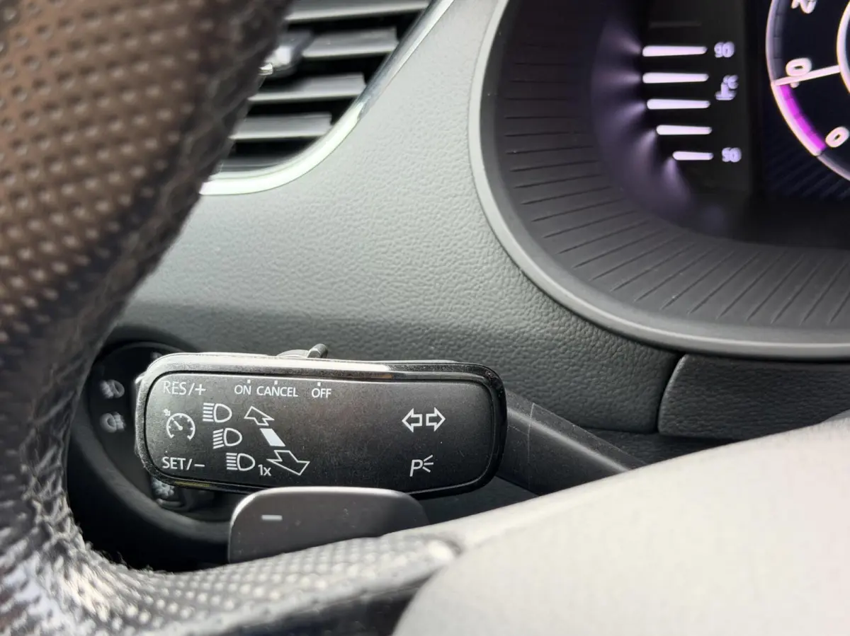 1.0 TSI Greentech Style Business | Keyless | Carplay | Clima | Stoelverwarming | Leder