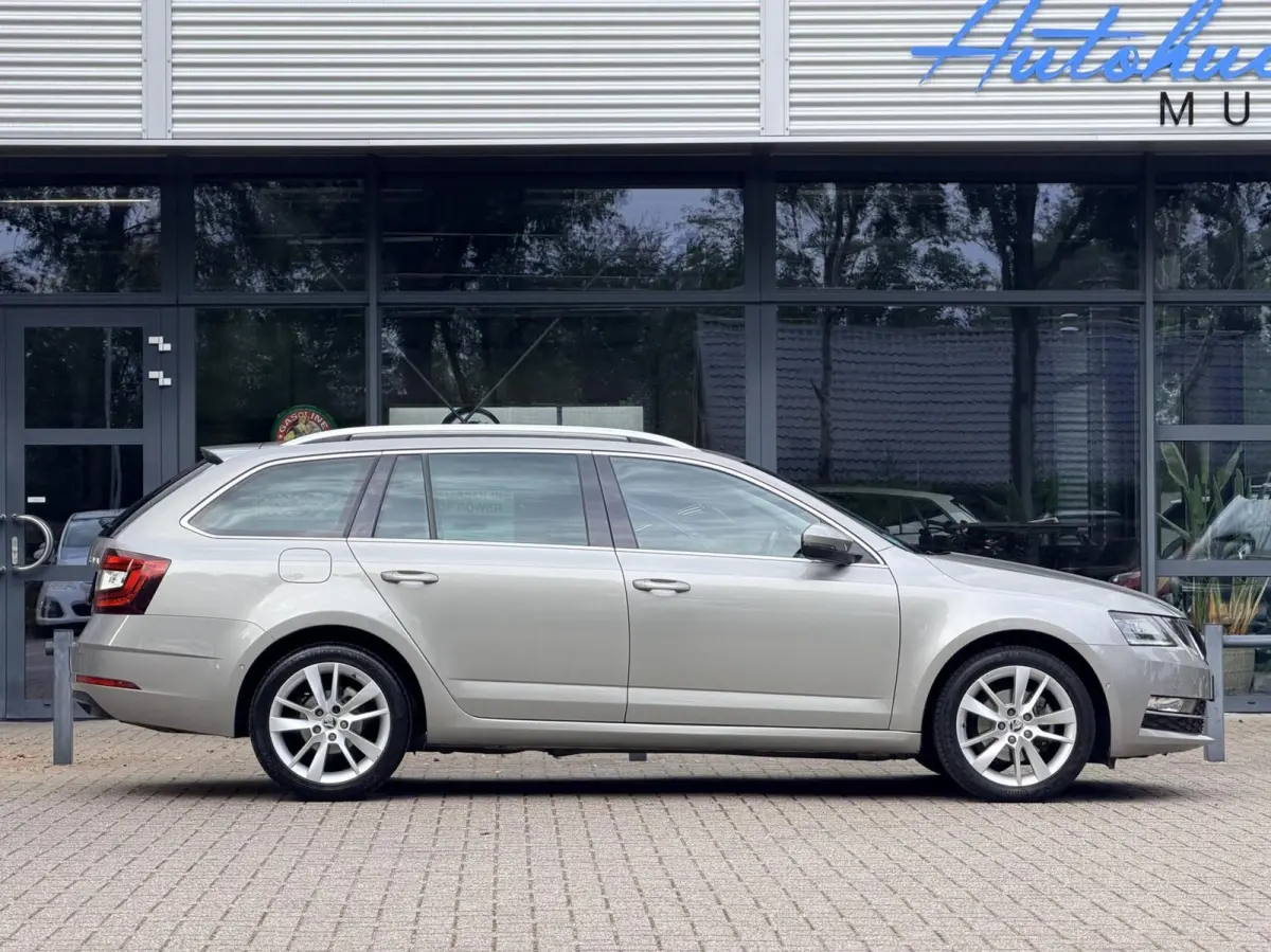 1.0 TSI Greentech Style Business | Keyless | Carplay | Clima | Stoelverwarming | Leder