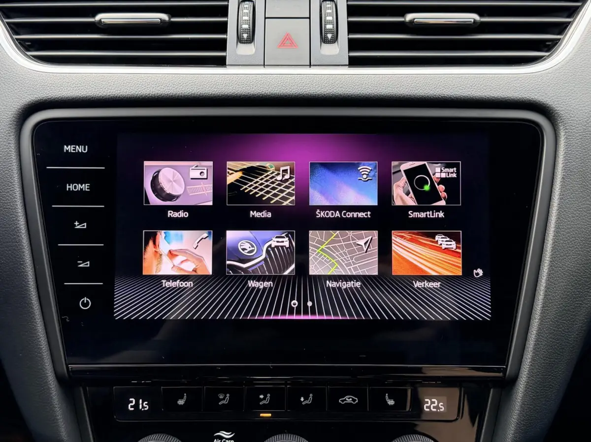 1.0 TSI Greentech Style Business | Keyless | Carplay | Clima | Stoelverwarming | Leder