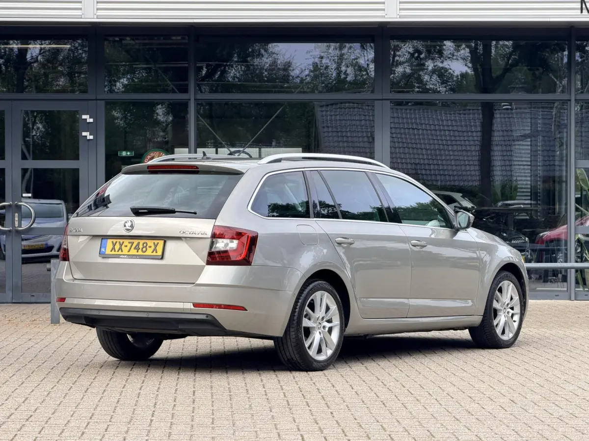 1.0 TSI Greentech Style Business | Keyless | Carplay | Clima | Stoelverwarming | Leder
