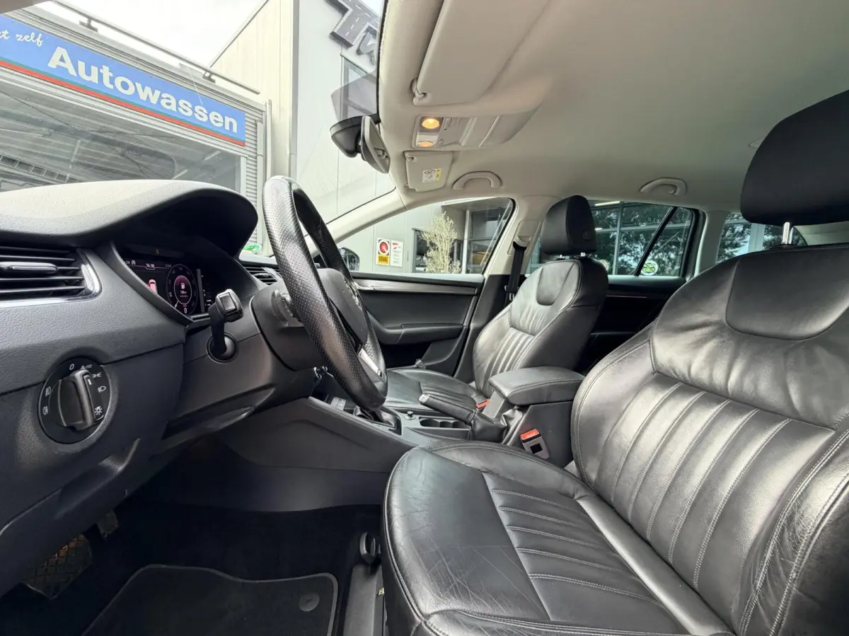 1.0 TSI Greentech Style Business | Keyless | Carplay | Clima | Stoelverwarming | Leder