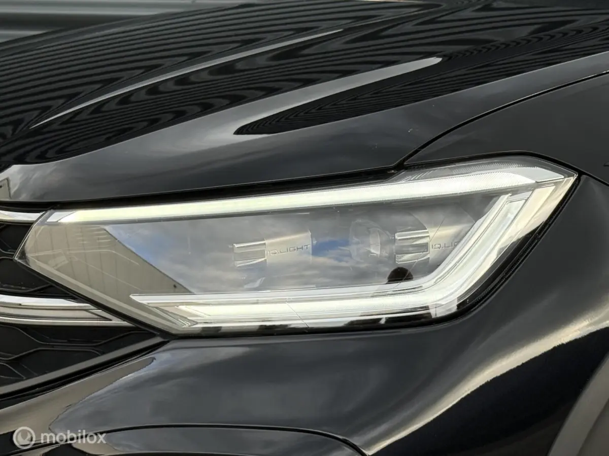 1.0TSI R-Line|PANO|IQ|ACC|CARPLAY|
