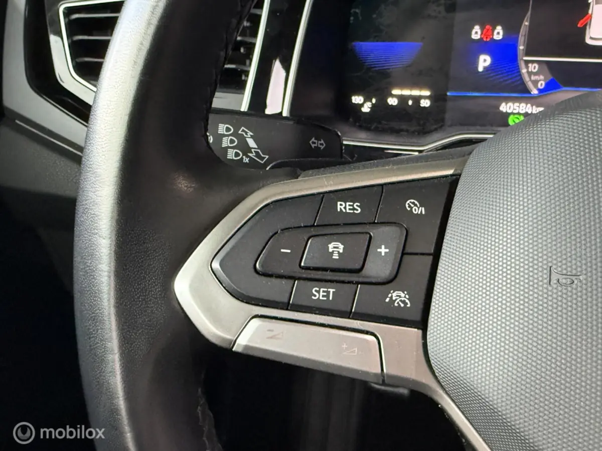 1.0TSI R-Line|PANO|IQ|ACC|CARPLAY|