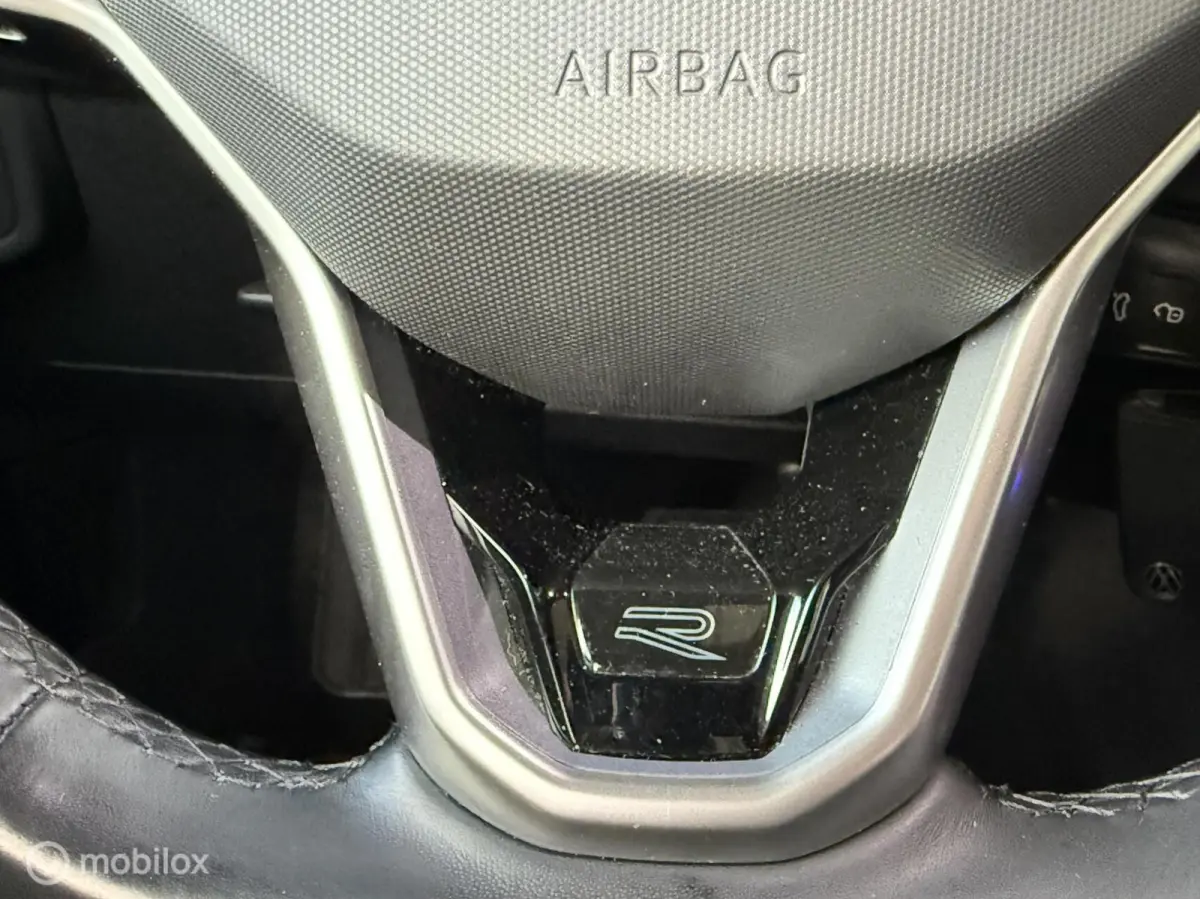 1.0TSI R-Line|PANO|IQ|ACC|CARPLAY|