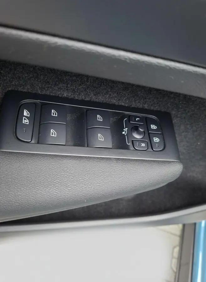 Recharge Twin Intro Edition 78kWh | Pano | El. Trekhaak | Memory seats | Harman/Kardon | SOH 93,4%