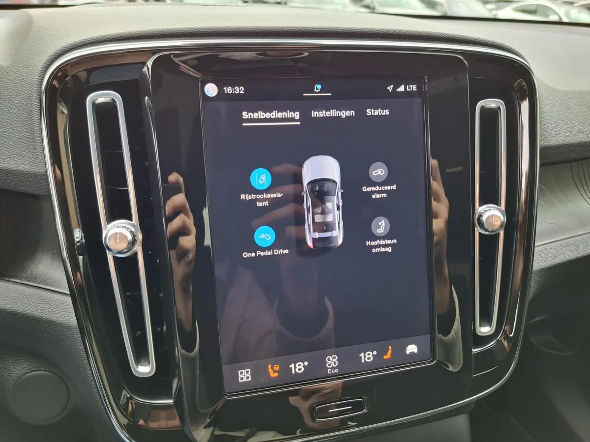 Recharge Twin Intro Edition 78kWh | Pano | El. Trekhaak | Memory seats | Harman/Kardon | SOH 93,4%