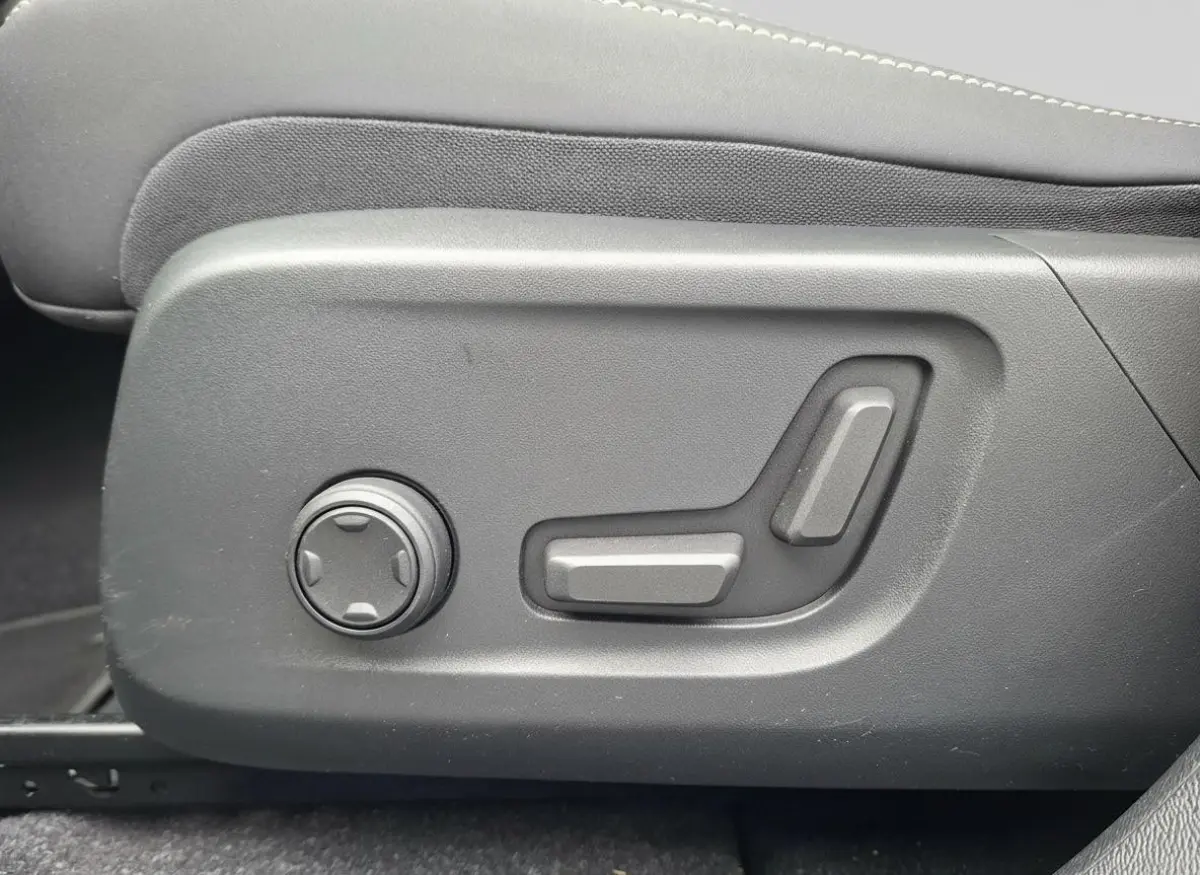 Recharge Twin Intro Edition 78kWh | Pano | El. Trekhaak | Memory seats | Harman/Kardon | SOH 93,4%
