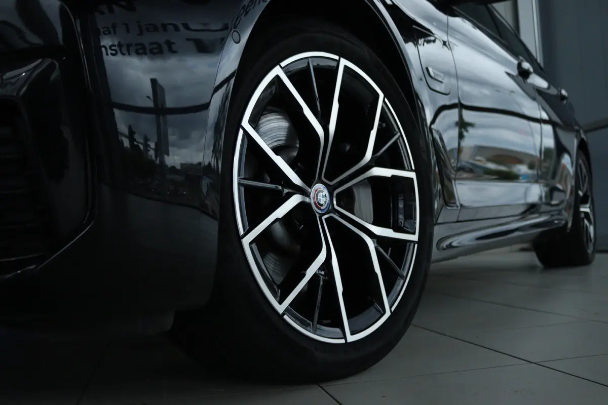 530e M-Sport Business Edition Plus | SoH 92% | Laser | Head-up | Schuifdak | Memory | Camera | Stoelverwarming | Carplay | Navi | Climate