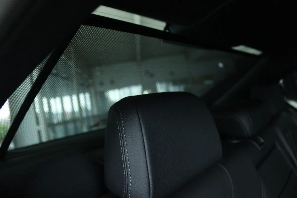 530e M-Sport Business Edition Plus | SoH 92% | Laser | Head-up | Schuifdak | Memory | Camera | Stoelverwarming | Carplay | Navi | Climate