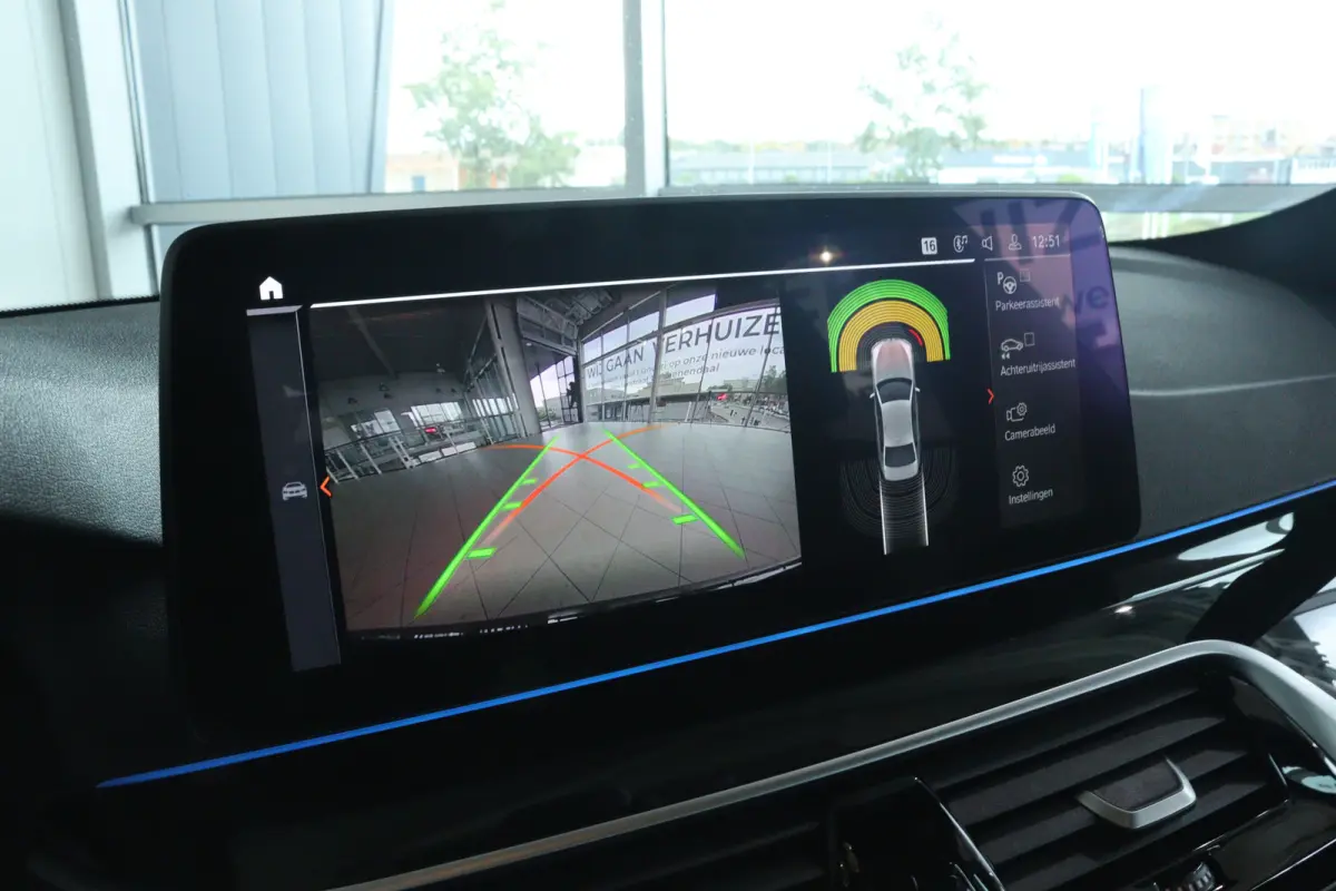 530e M-Sport Business Edition Plus | SoH 92% | Laser | Head-up | Schuifdak | Memory | Camera | Stoelverwarming | Carplay | Navi | Climate