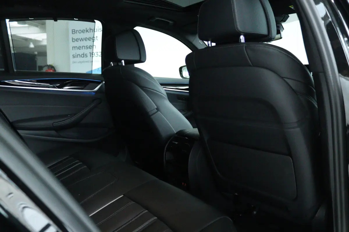 530e M-Sport Business Edition Plus | SoH 92% | Laser | Head-up | Schuifdak | Memory | Camera | Stoelverwarming | Carplay | Navi | Climate