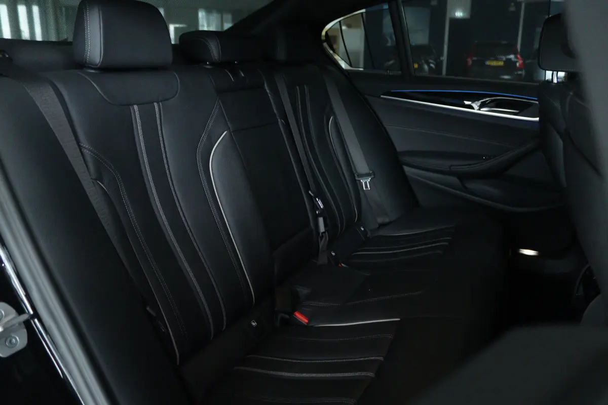 530e M-Sport Business Edition Plus | SoH 92% | Laser | Head-up | Schuifdak | Memory | Camera | Stoelverwarming | Carplay | Navi | Climate
