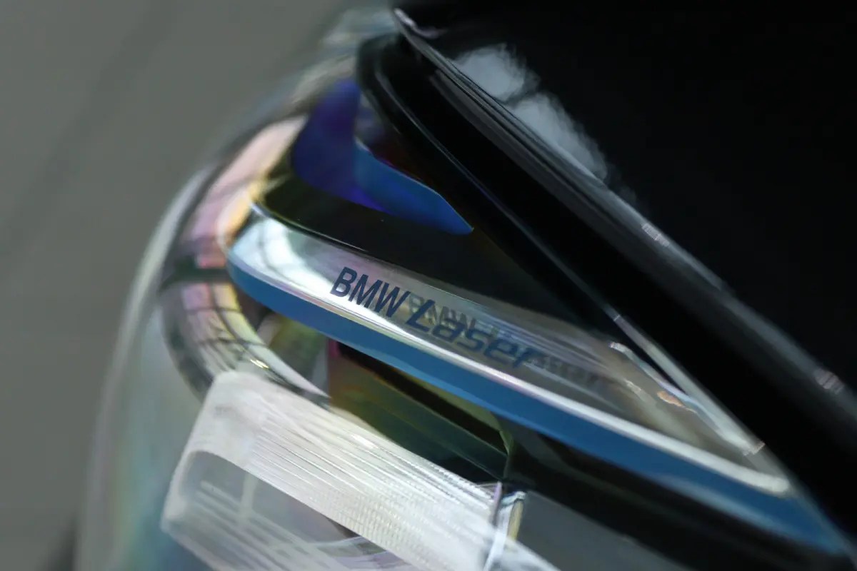 530e M-Sport Business Edition Plus | SoH 92% | Laser | Head-up | Schuifdak | Memory | Camera | Stoelverwarming | Carplay | Navi | Climate