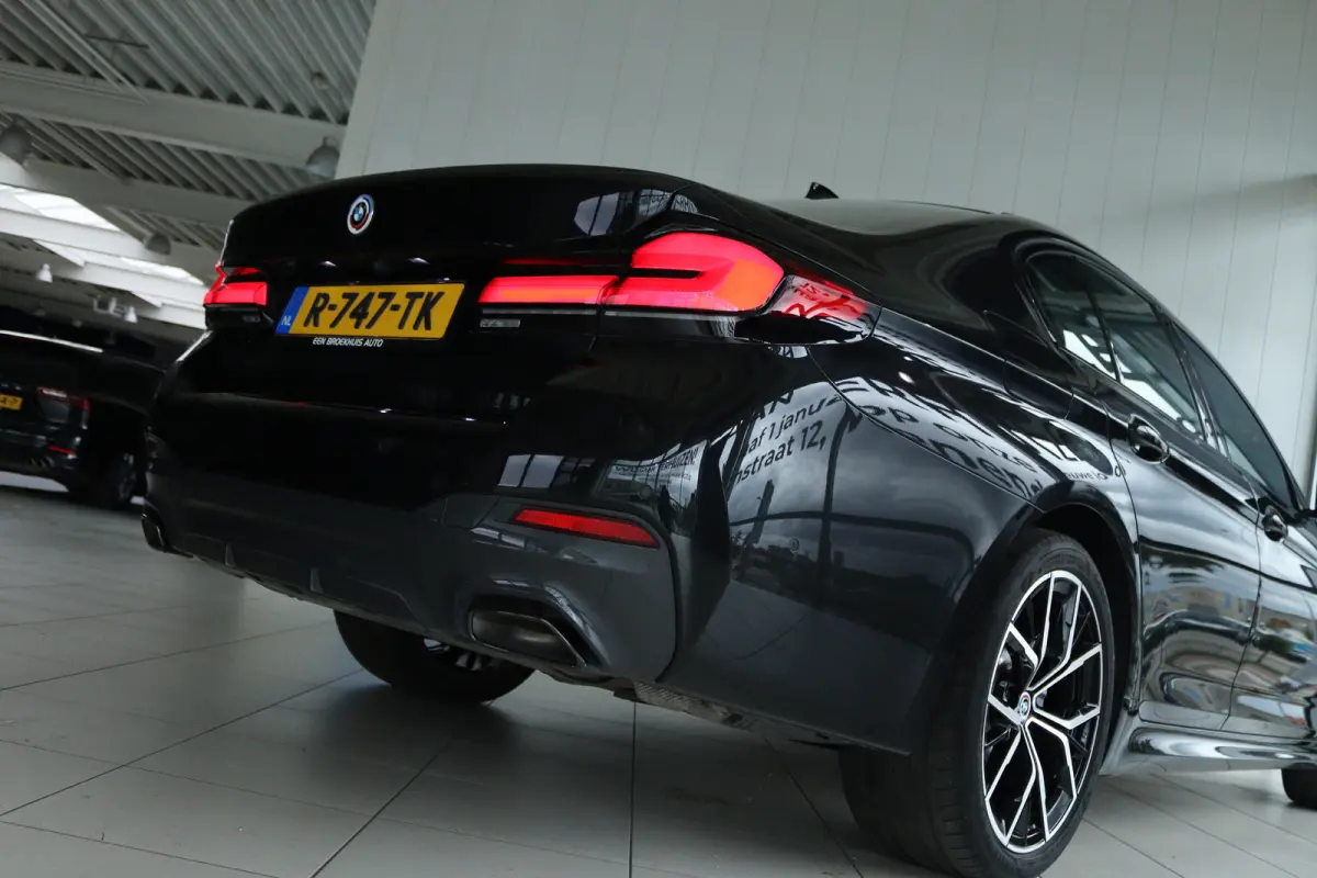 530e M-Sport Business Edition Plus | SoH 92% | Laser | Head-up | Schuifdak | Memory | Camera | Stoelverwarming | Carplay | Navi | Climate