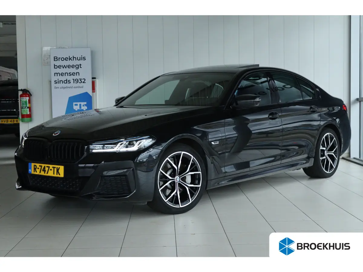 530e M-Sport Business Edition Plus | SoH 92% | Laser | Head-up | Schuifdak | Memory | Camera | Stoelverwarming | Carplay | Navi | Climate