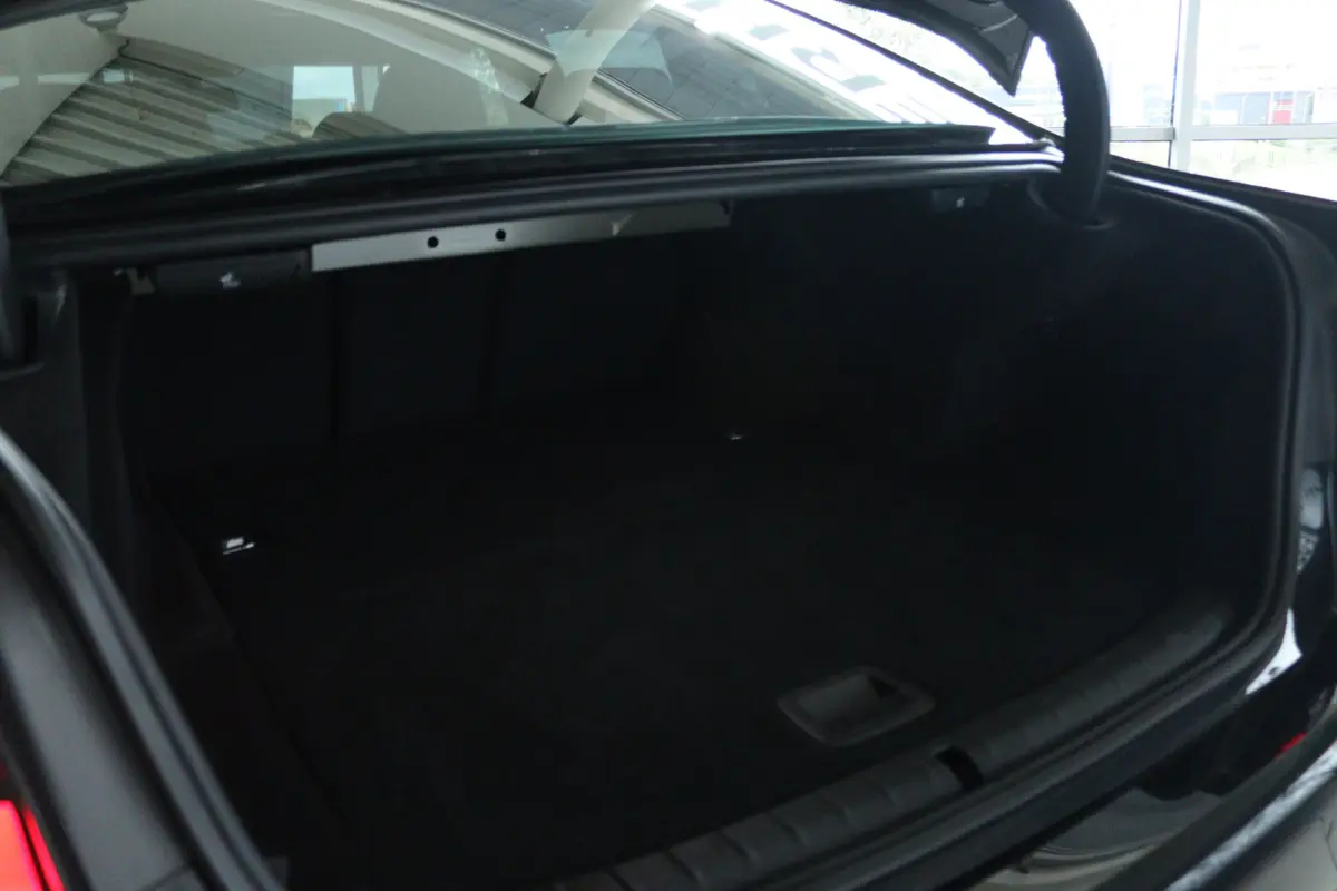 530e M-Sport Business Edition Plus | SoH 92% | Laser | Head-up | Schuifdak | Memory | Camera | Stoelverwarming | Carplay | Navi | Climate
