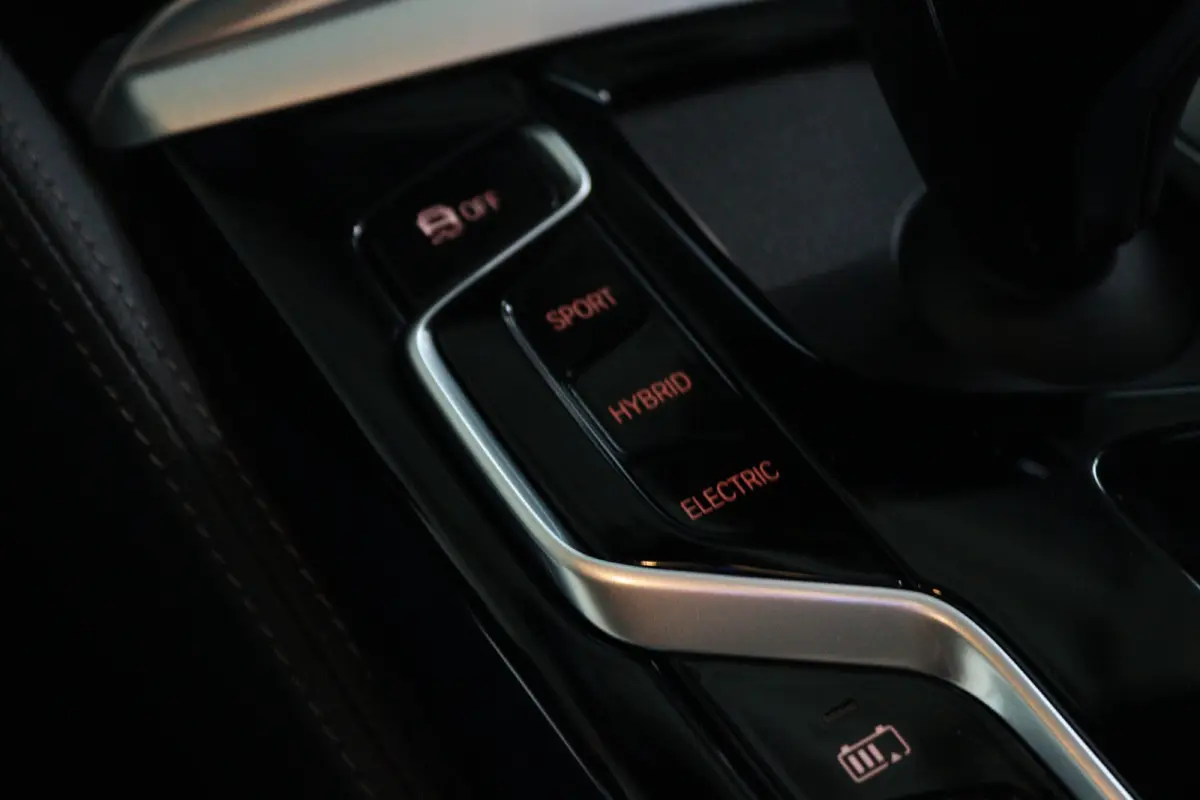 530e M-Sport Business Edition Plus | SoH 92% | Laser | Head-up | Schuifdak | Memory | Camera | Stoelverwarming | Carplay | Navi | Climate
