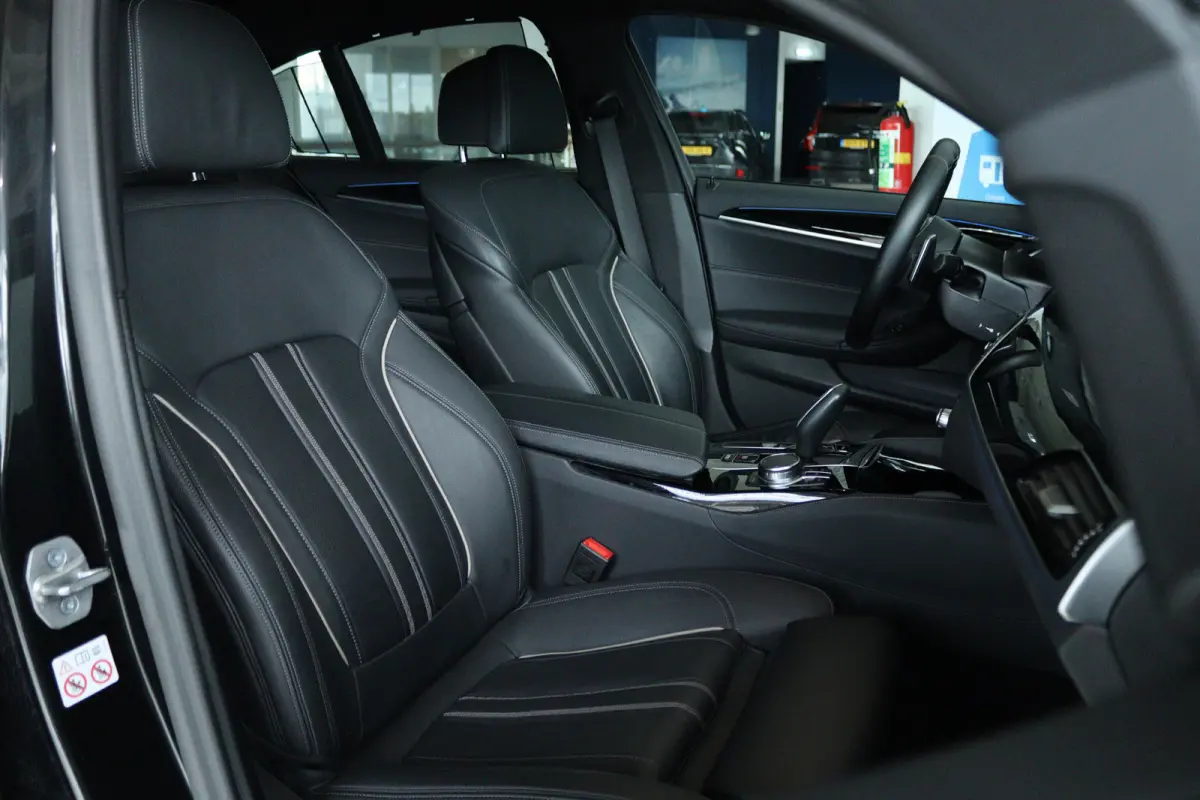 530e M-Sport Business Edition Plus | SoH 92% | Laser | Head-up | Schuifdak | Memory | Camera | Stoelverwarming | Carplay | Navi | Climate