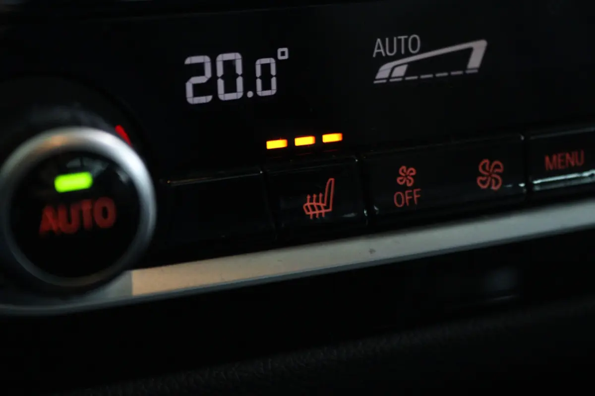 530e M-Sport Business Edition Plus | SoH 92% | Laser | Head-up | Schuifdak | Memory | Camera | Stoelverwarming | Carplay | Navi | Climate