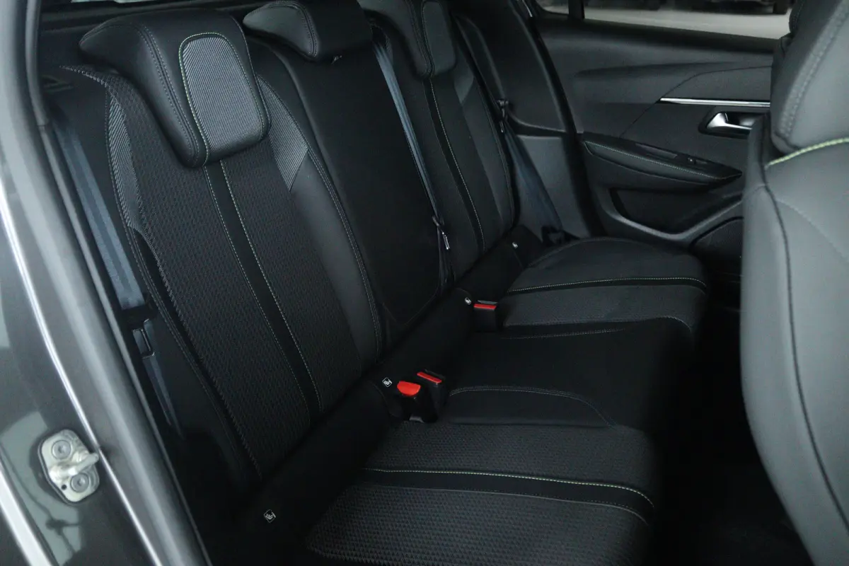 1.2 Turbo GT Cruise Control | Camera | Carplay | Navigatie | Climate | 17 Inch | LED |