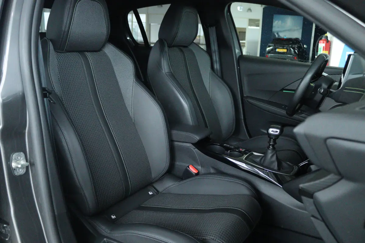 1.2 Turbo GT Cruise Control | Camera | Carplay | Navigatie | Climate | 17 Inch | LED |