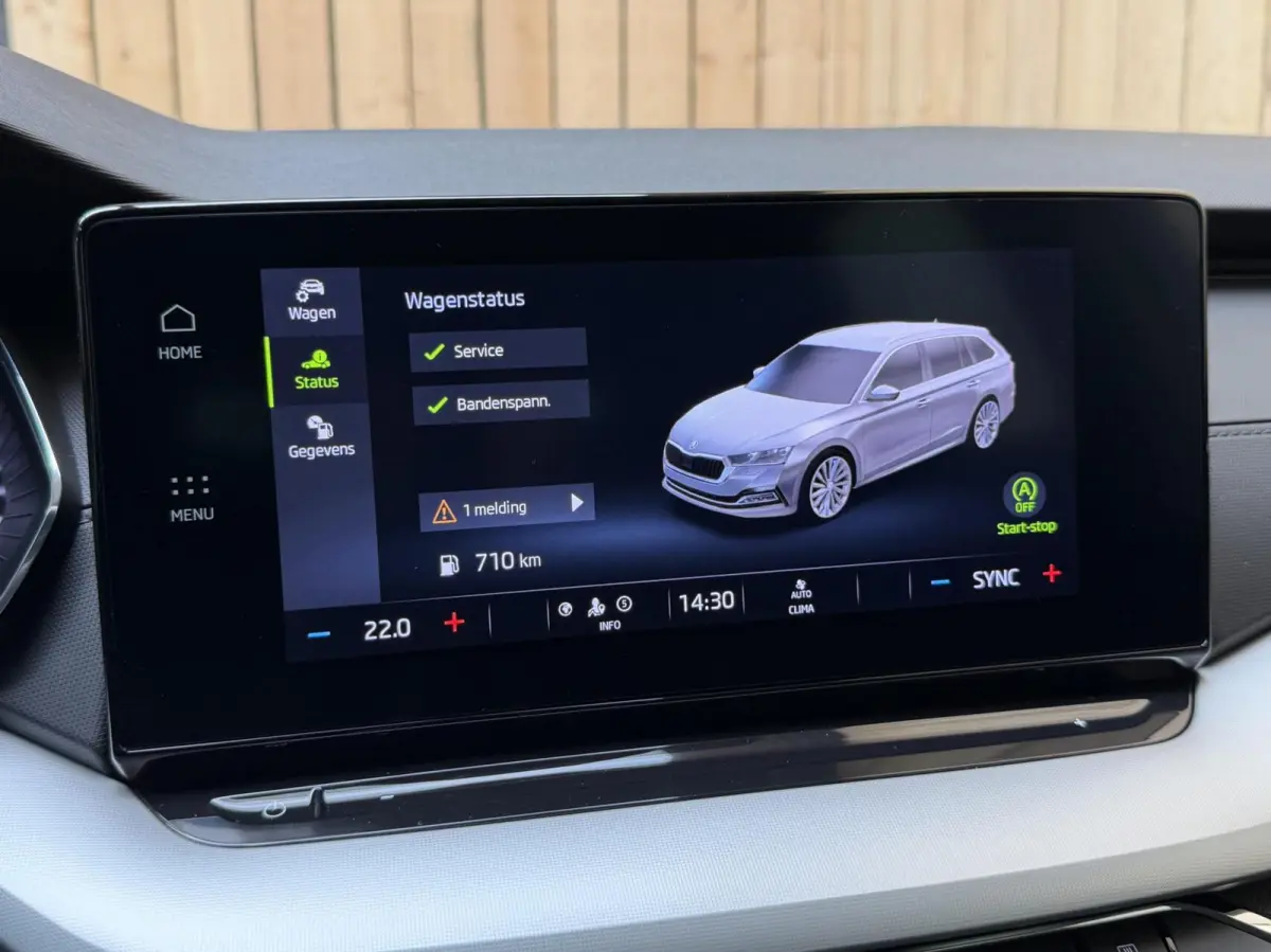 1.0 TSI Business Edition Apple CarPlay/Android Auto | Cruise & climate control | Elektrisch bedienbare achterklep | LED verlichting | Sfeerverlichting | Parkeersensoren voor en achter | Trek