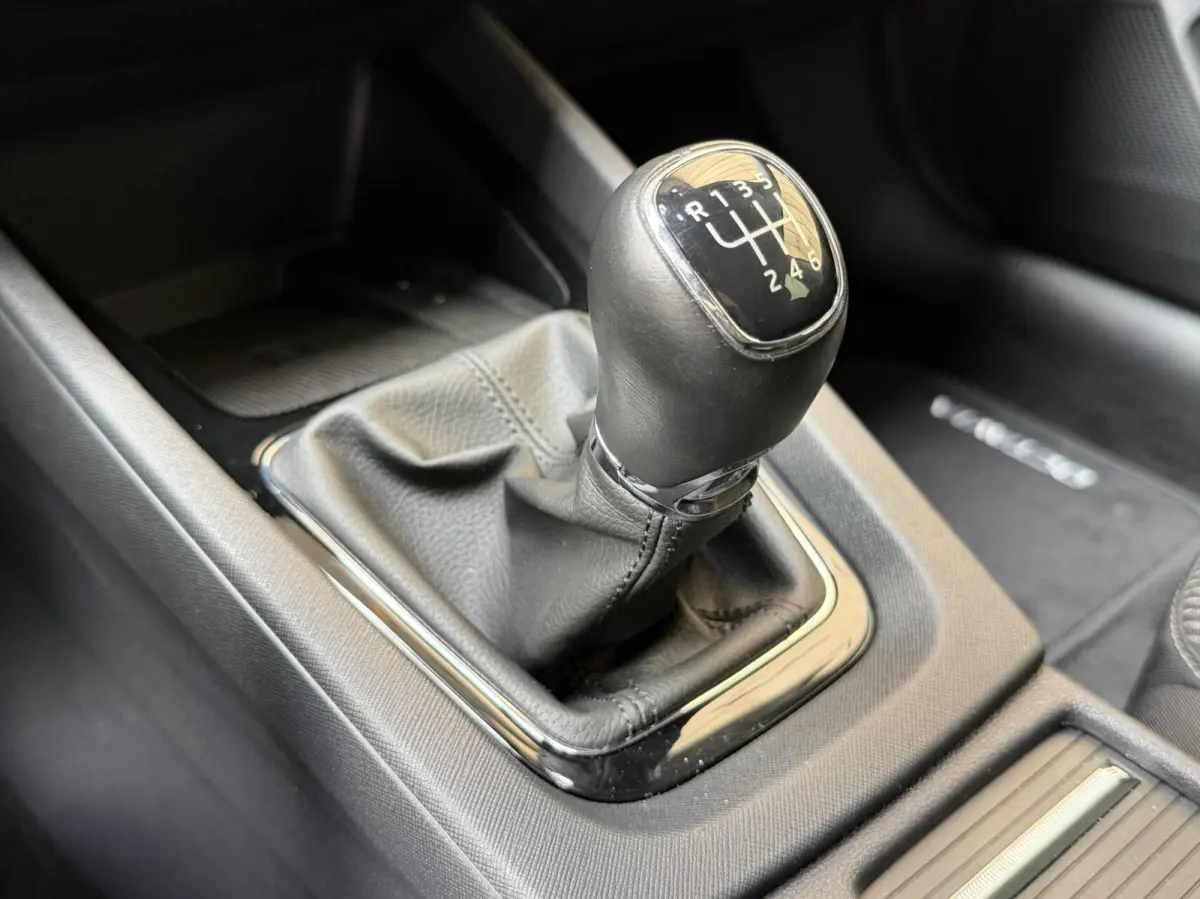 1.0 TSI Business Edition Apple CarPlay/Android Auto | Cruise & climate control | Elektrisch bedienbare achterklep | LED verlichting | Sfeerverlichting | Parkeersensoren voor en achter | Trek